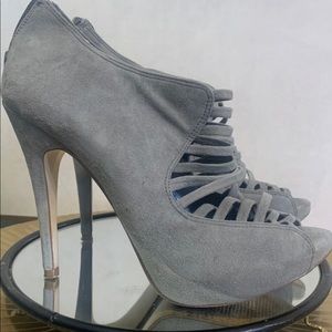 Aldo Grey Seude Booties Size 8